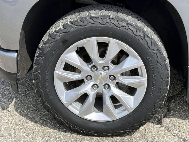 Used 2021 Chevrolet Silverado 1500 Custom w/ Safety Confidence Package AWD/4WD image 12