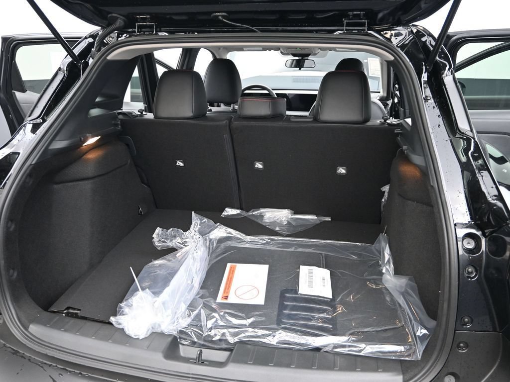 New 2026 Nissan Kicks SR w/ Cold Weather Package AWD/4WD image 13