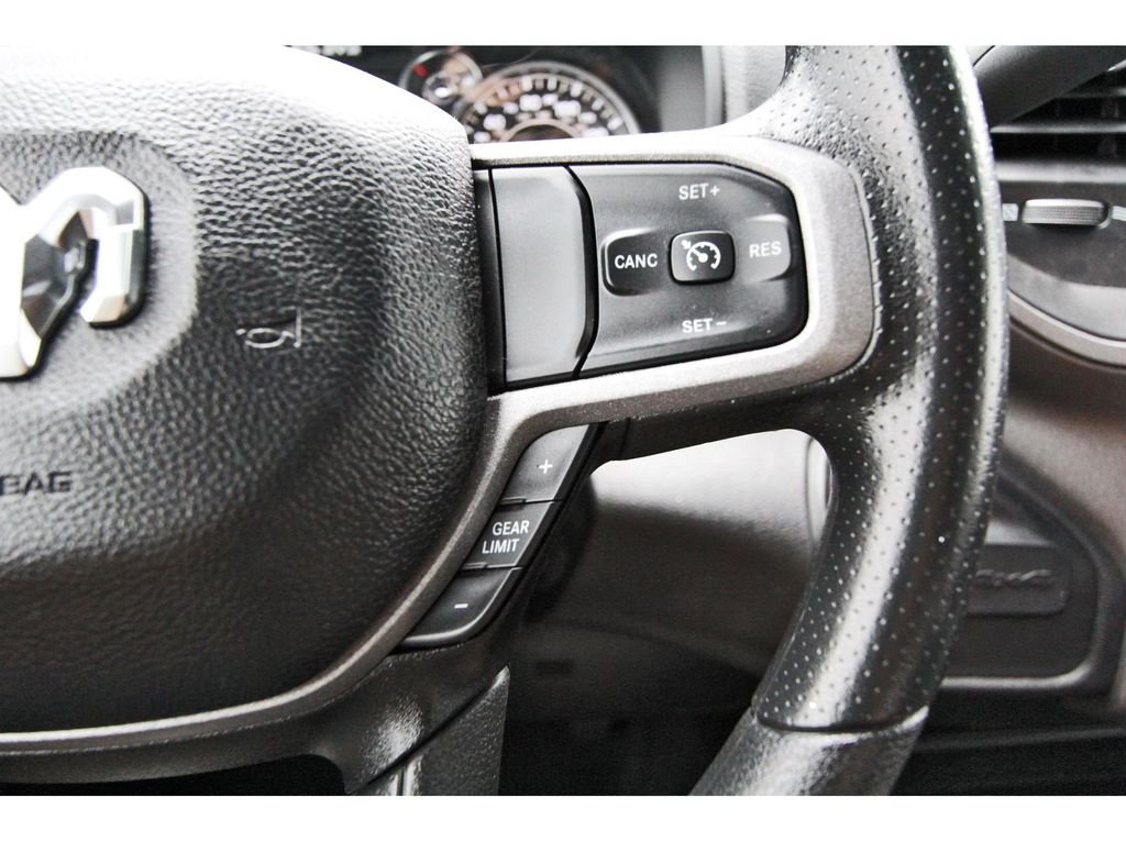 Used 2024 RAM 2500 Tradesman w/ Chrome Appearance Group AWD/4WD image 16