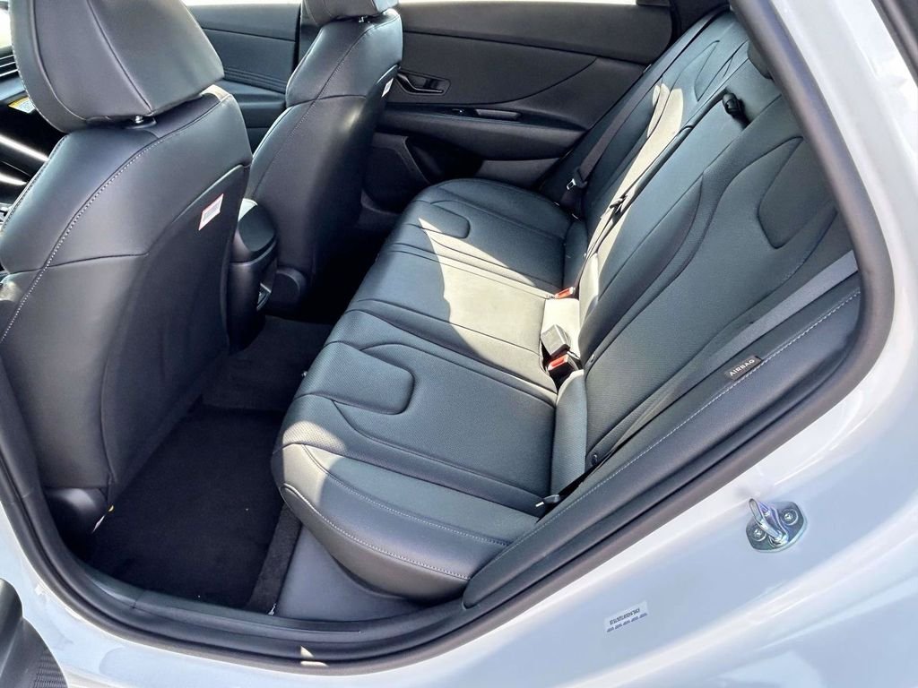 New 2026 Hyundai Elantra SEL Sport FWD image 10