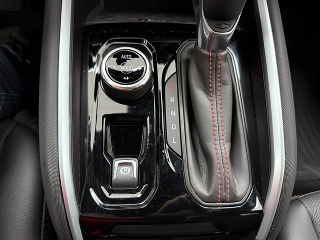 Used 2024 Chevrolet Colorado Z71 w/ Z71 Convenience Package 2 image 17