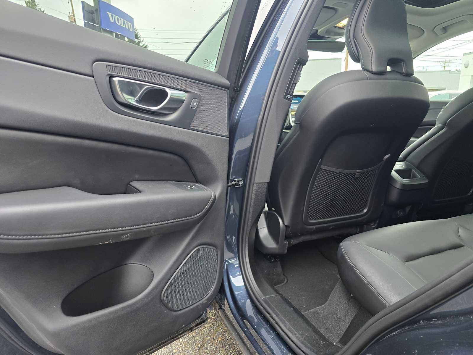 Certified 2025 Volvo XC60 B5 Core w/ Protection Package Premier image 15