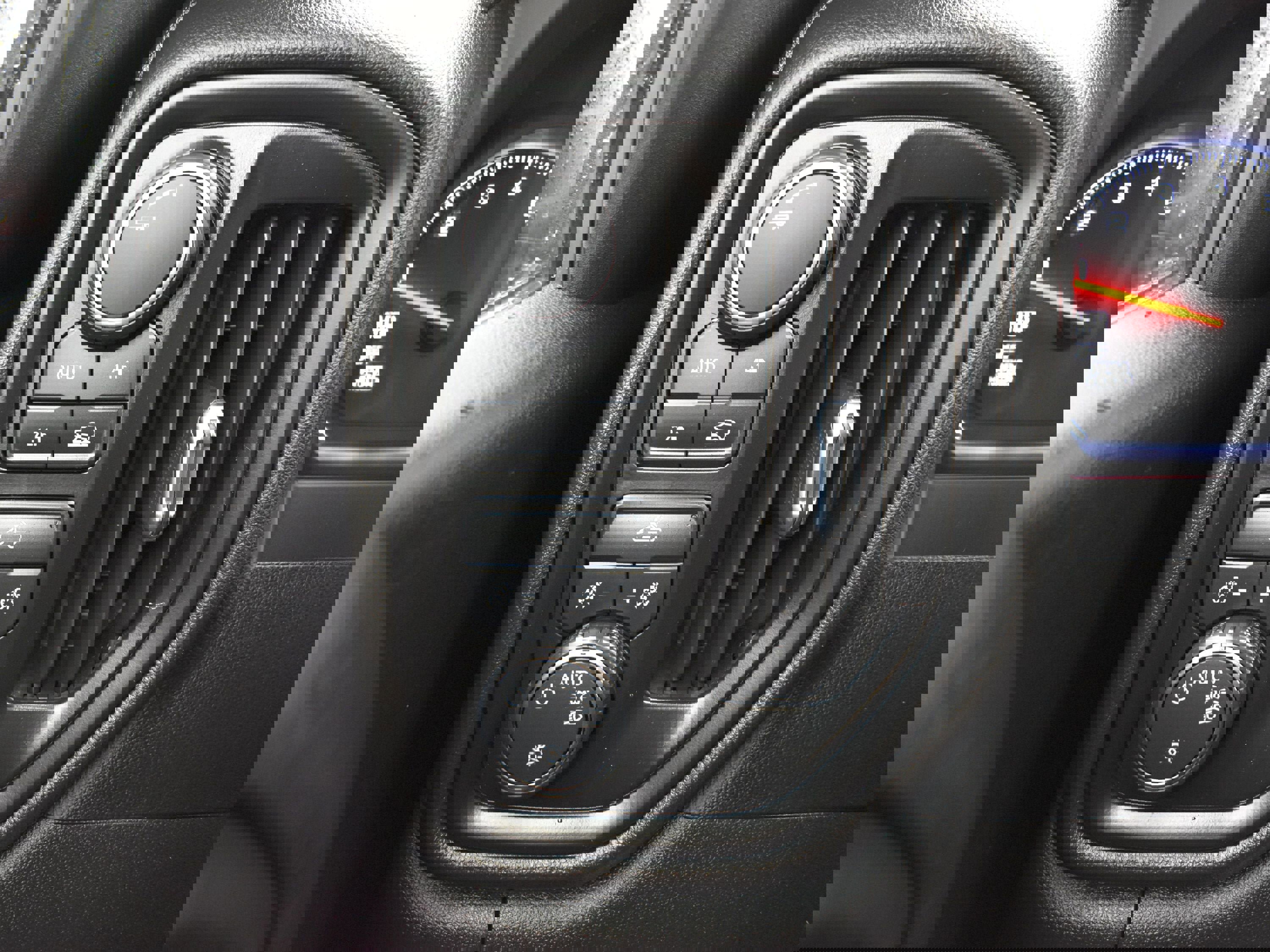 Certified 2022 Chevrolet Silverado 1500 Custom image 23