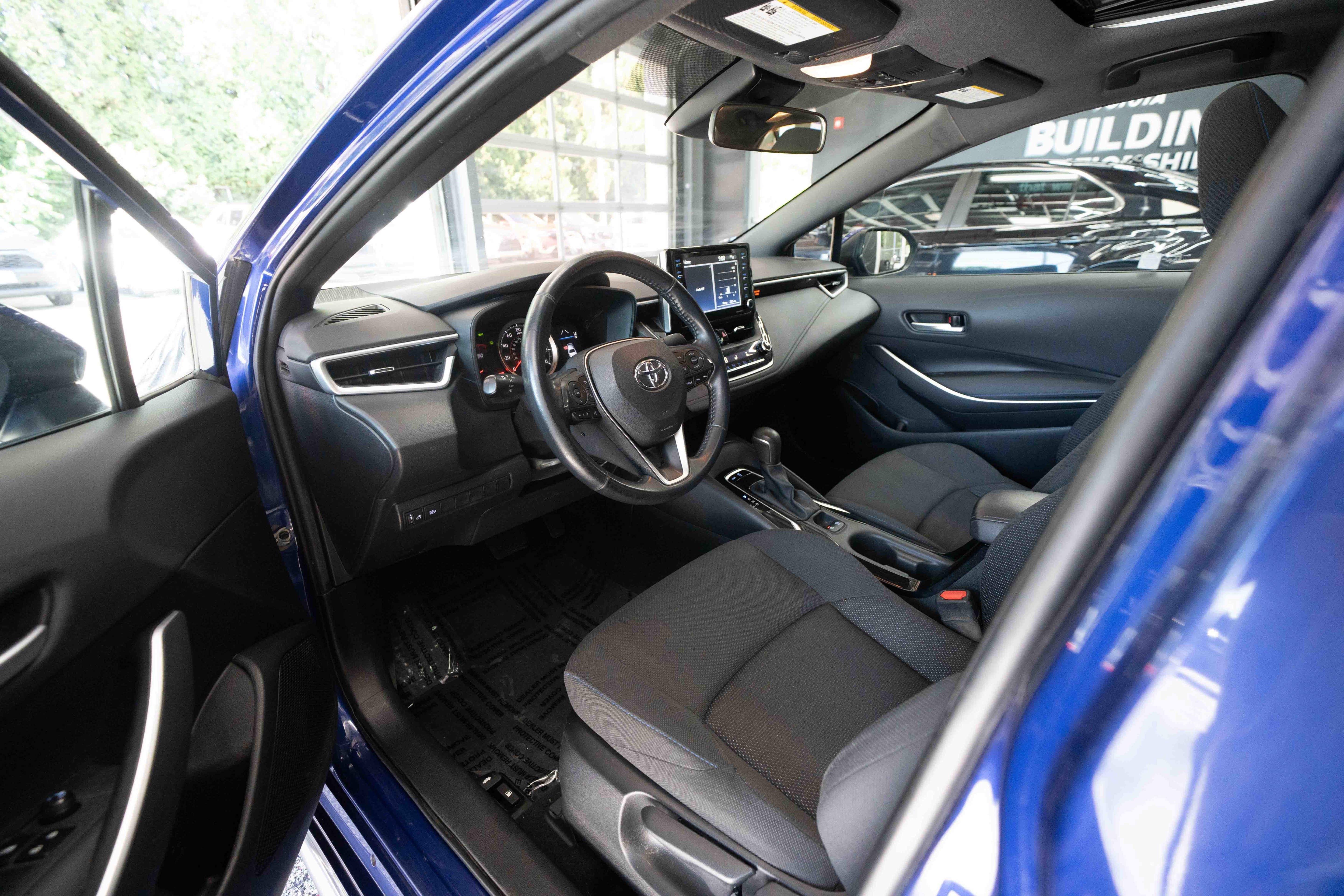 Used 2021 Toyota Corolla SE w/ SE Premium Package FWD image 8