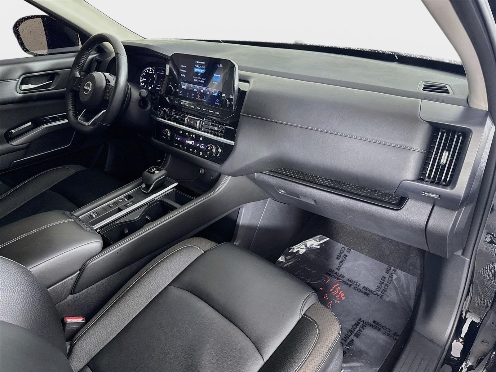 Used 2024 Nissan Pathfinder SL FWD image 29