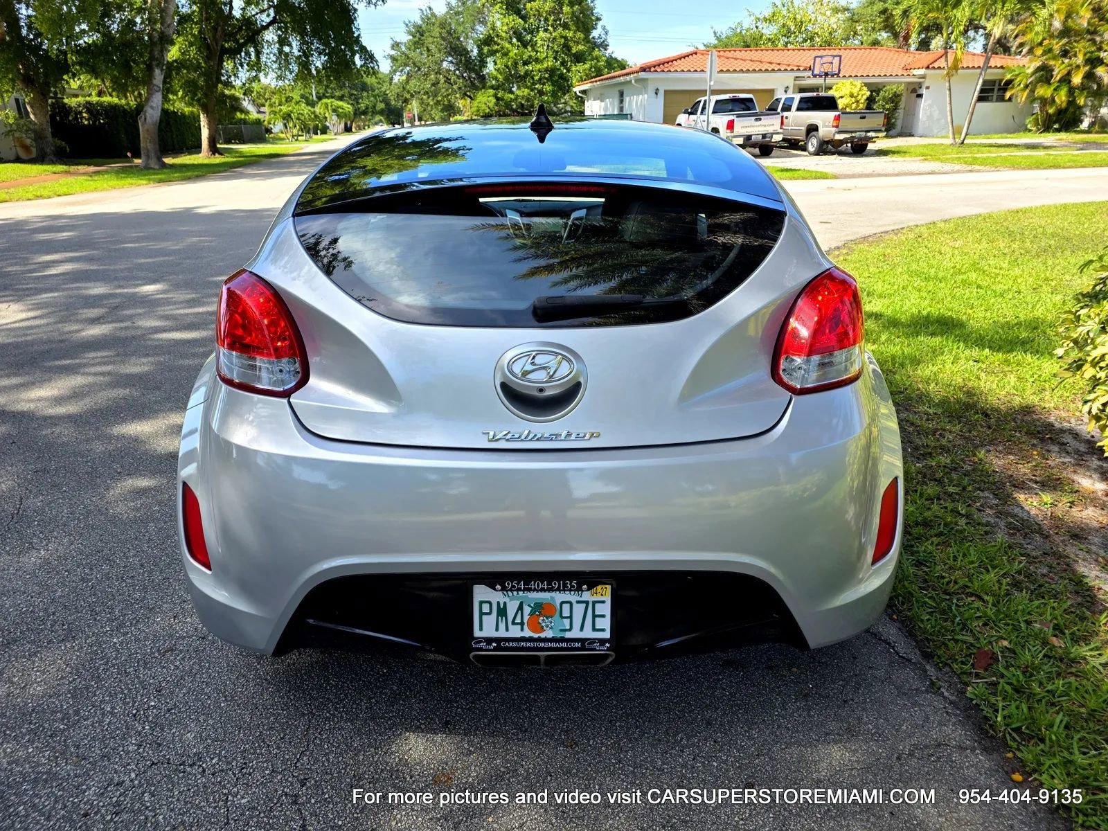 Used 2017 Hyundai Veloster Value Edition FWD image 9