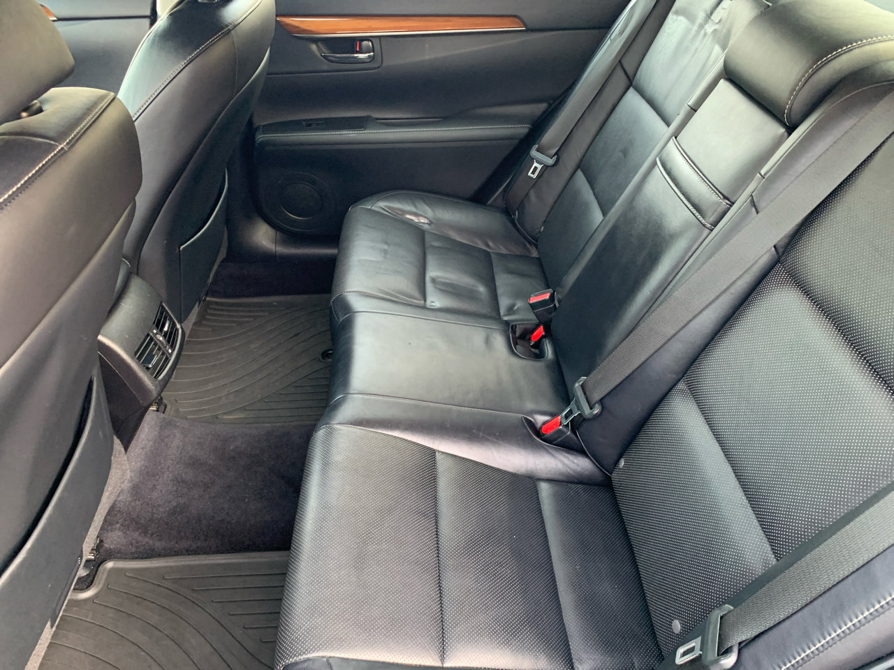 Used 2014 Lexus ES 300h w/ Luxury Package w/Bamboo Trim image 9