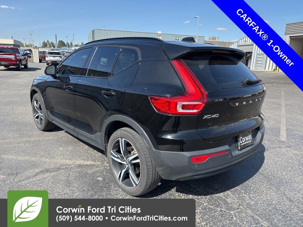 Used 2021 Volvo XC40 T5 R-Design image 7
