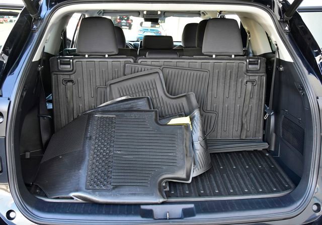 Used 2023 Toyota Highlander LE image 31