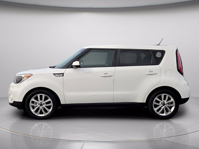 Used 2017 Kia Soul + FWD image 3