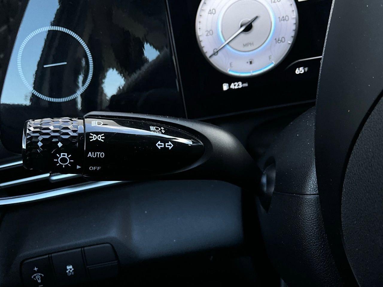 Used 2025 Hyundai Elantra SEL image 37