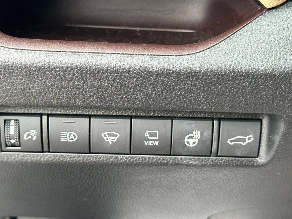 Used 2019 Toyota RAV4 Limited w/ Advanced Technology Package AWD/4WD image 20