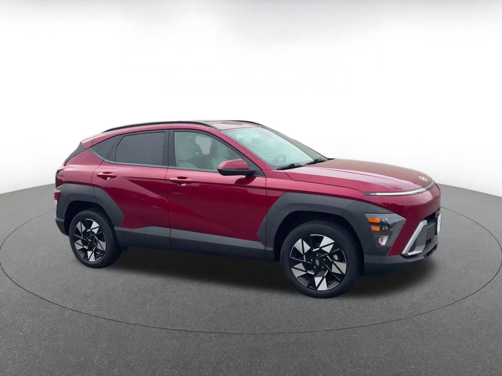 Used 2025 Hyundai Kona SEL image 2