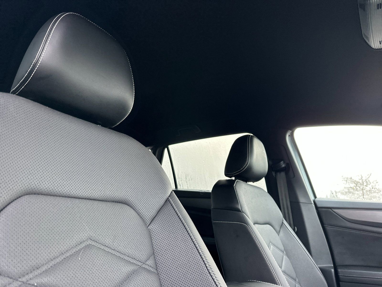 Used 2024 Volkswagen Atlas Cross Sport SE image 16