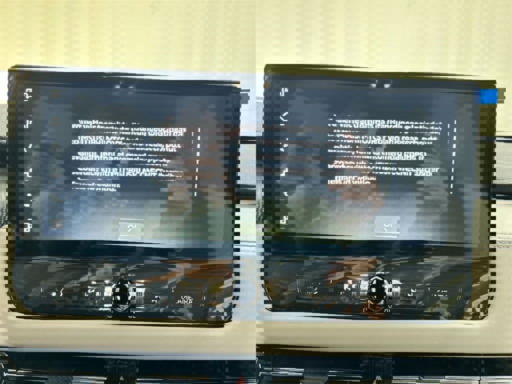 New 2025 Mitsubishi Outlander SE image 16