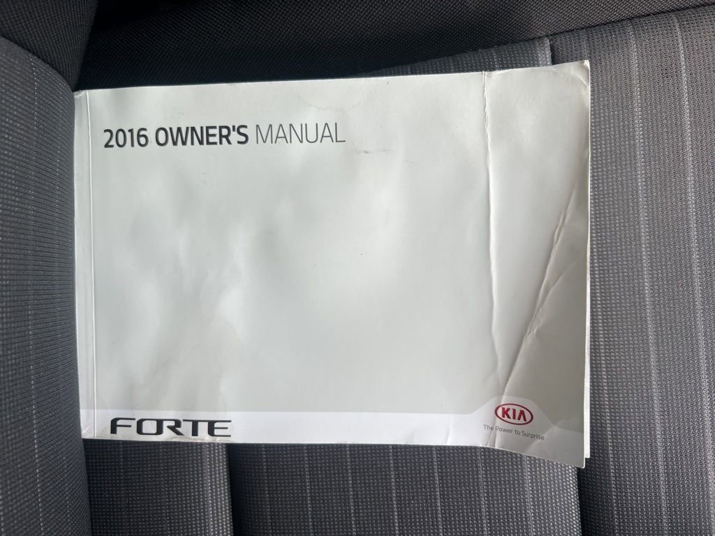 Certified 2016 Kia Forte LX image 28