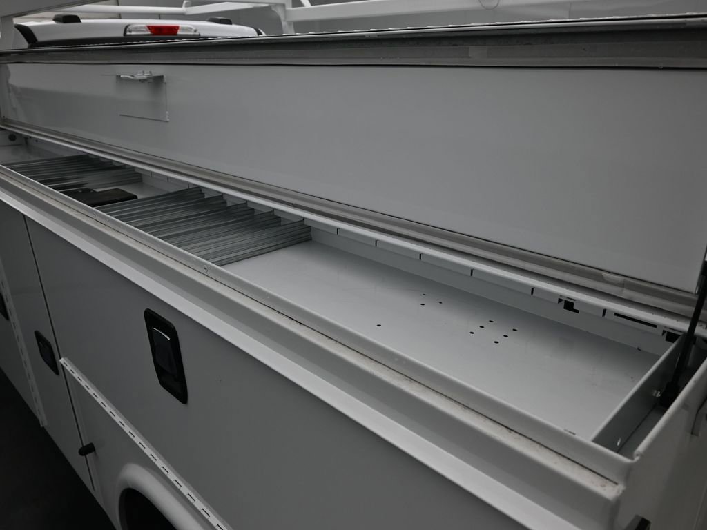 New 2025 Ford F550 2WD Regular Cab Super Duty image 31
