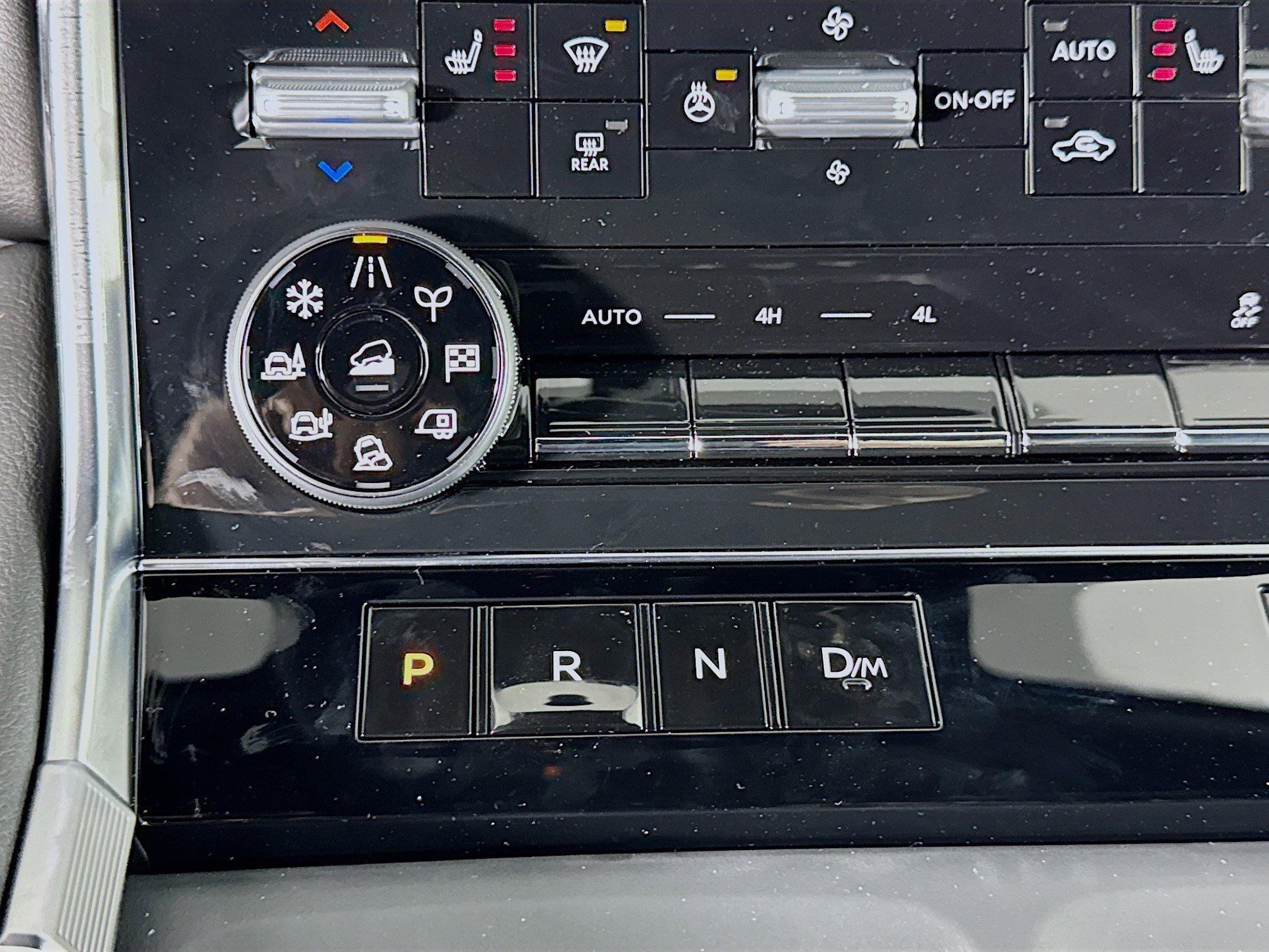 New 2026 Nissan Armada SL w/ Captain's Chari Seat Package image 17