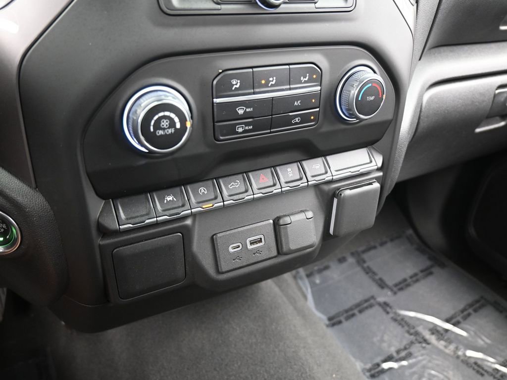 Used 2023 Chevrolet Silverado 1500 Custom image 23
