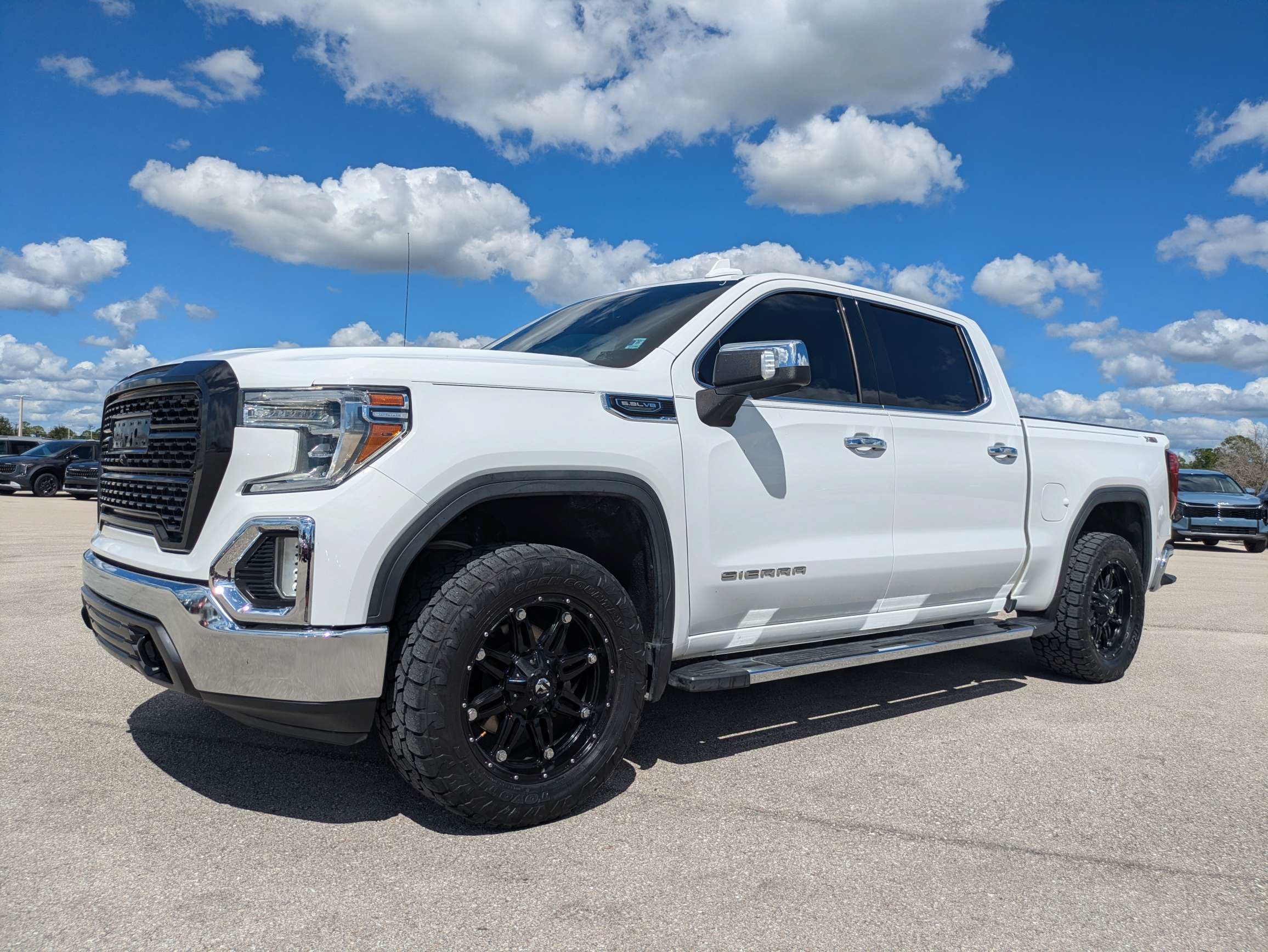 Used 2019 GMC Sierra 1500 SLT w/ SLT Premium Package AWD/4WD image 9