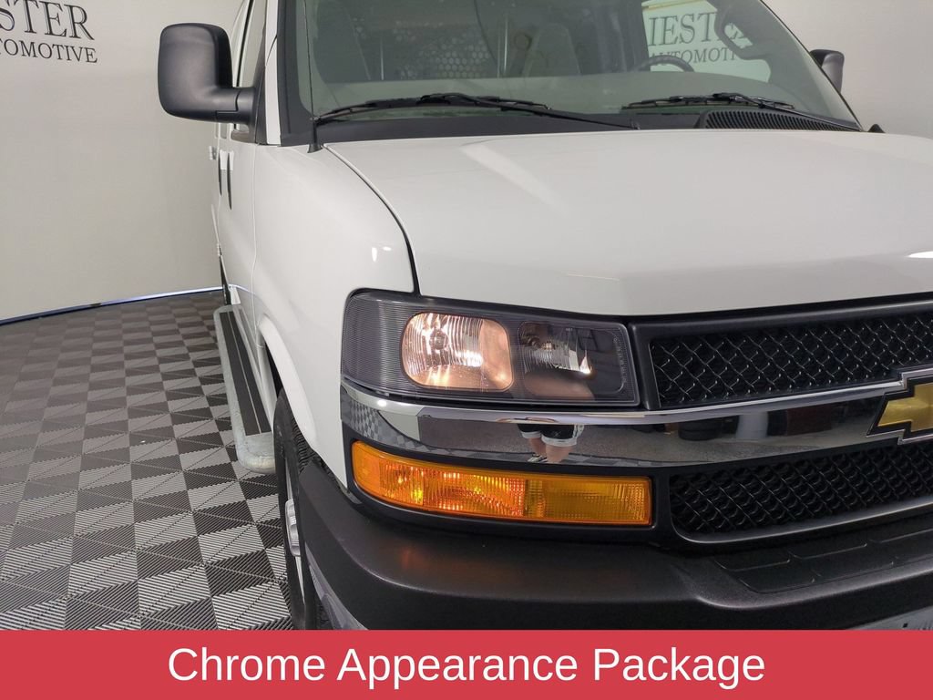 Used 2025 Chevrolet Express 2500 w/ Driver Convenience Package RWD image 8