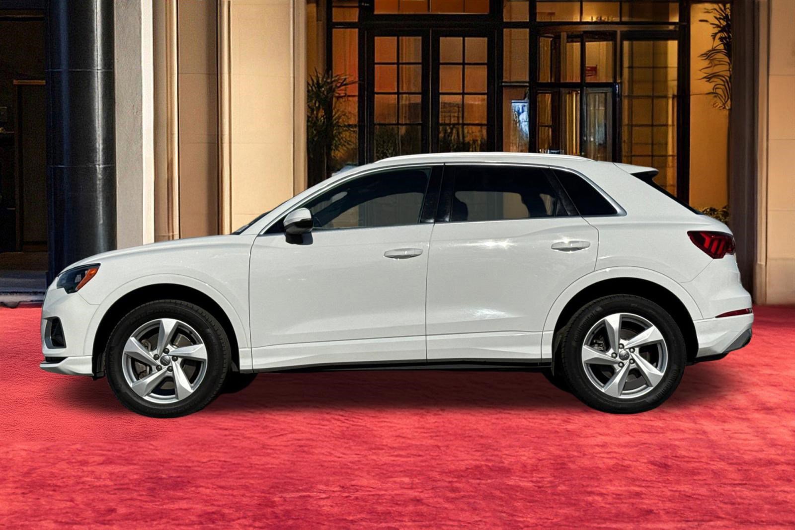 Used 2019 Audi Q3 2.0T Premium AWD/4WD image 2