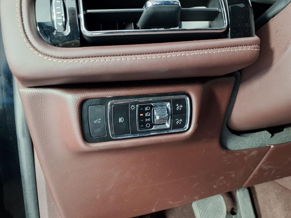 Used 2024 Lincoln Aviator Black Label w/ Class IV Trailer Tow Package image 15