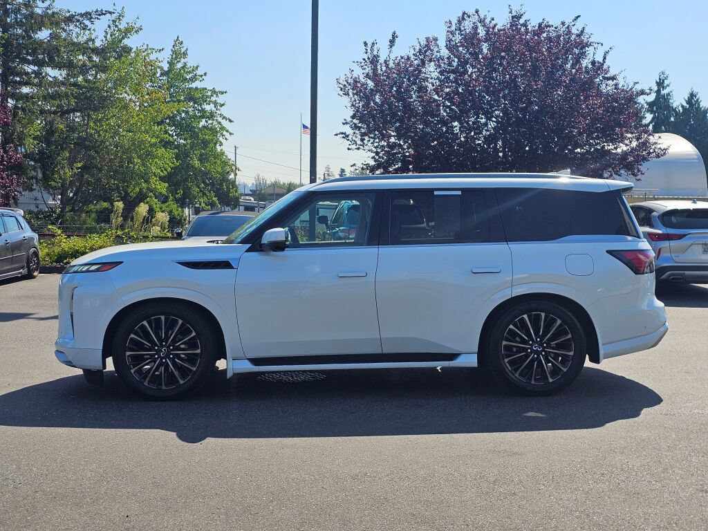 Used 2025 INFINITI QX80 Sensory AWD/4WD image 4