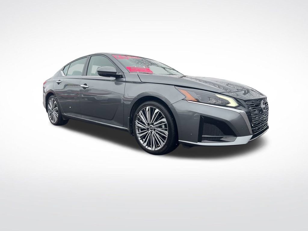 Certified 2025 Nissan Altima 2.5 SL image 3