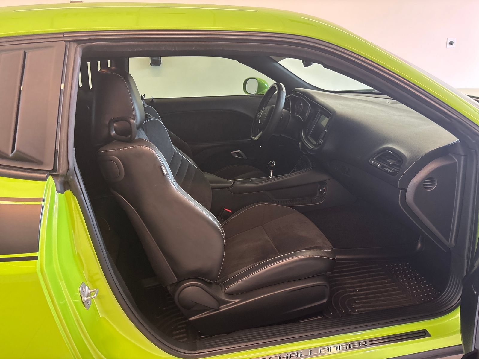 Used 2015 Dodge Challenger SRT w/ Technology Group RWD image 6