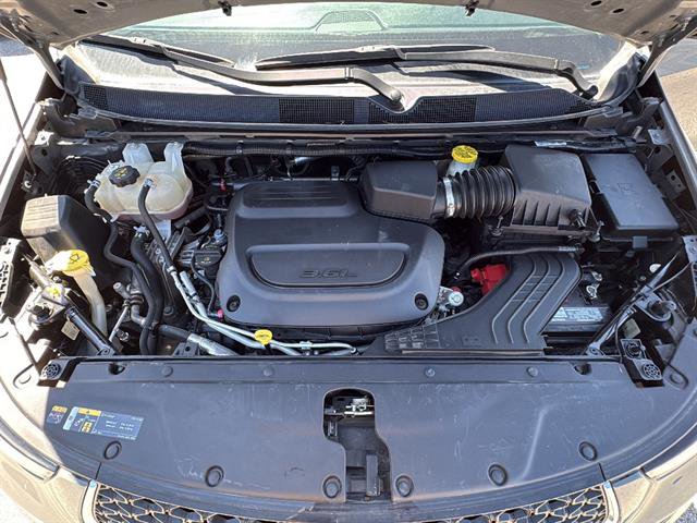 Used 2023 Chrysler Pacifica Limited image 30