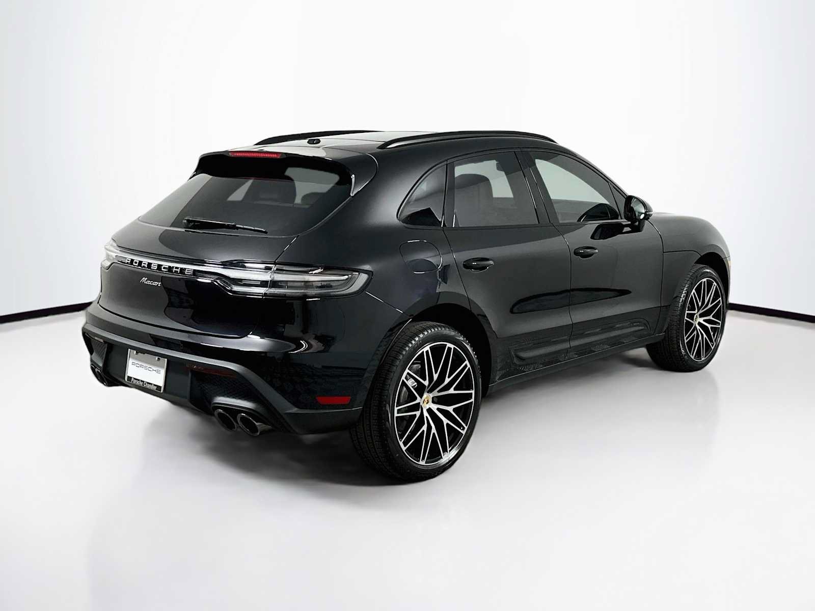 New 2026 Porsche Macan AWD/4WD image 9