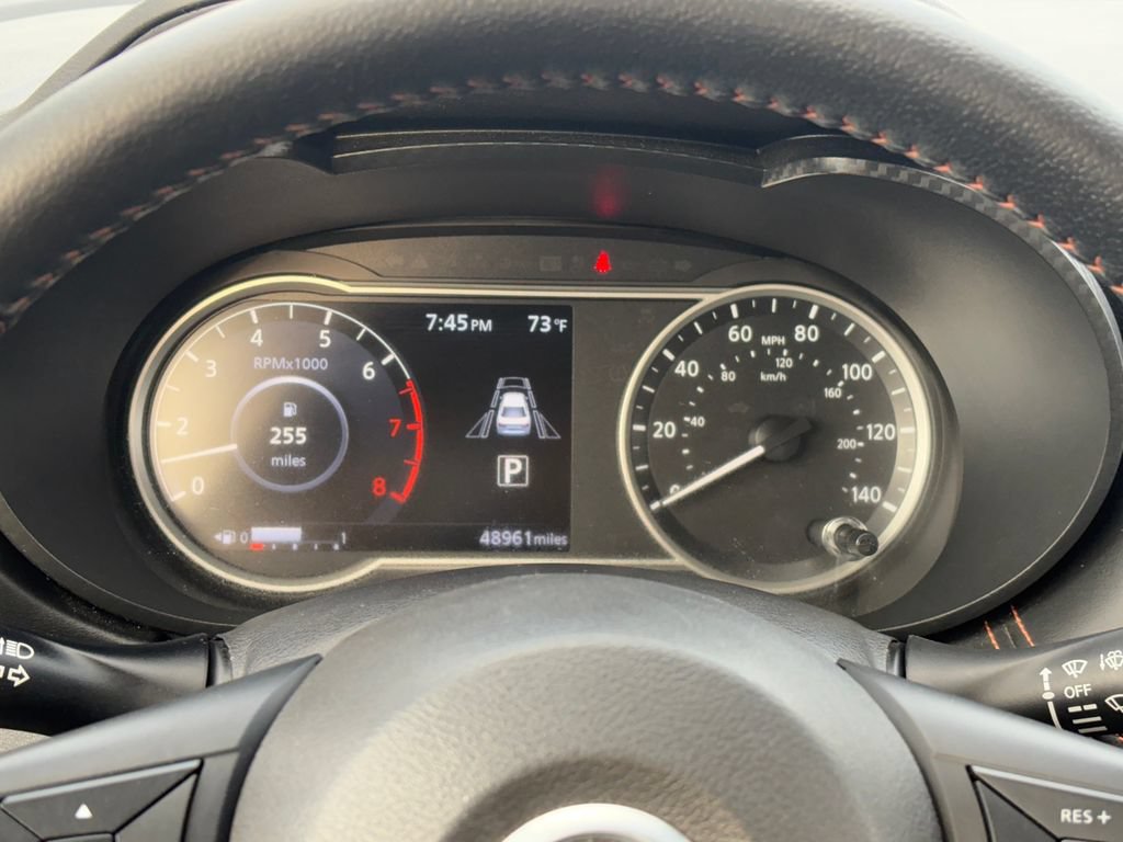 Used 2021 Nissan Versa SR FWD image 14