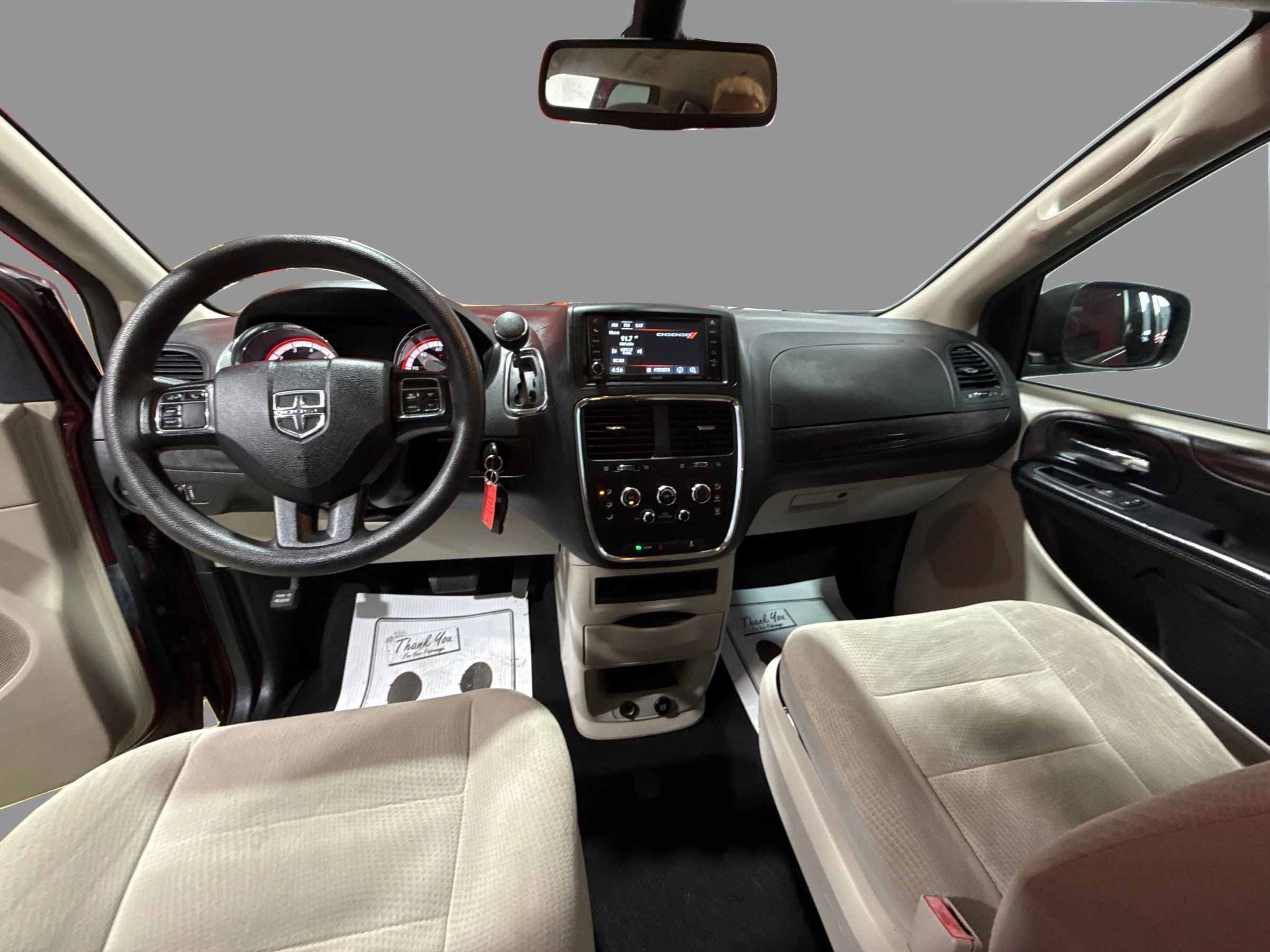 Used 2018 Dodge Grand Caravan SE w/ UConnect Hands-Free Group image 22