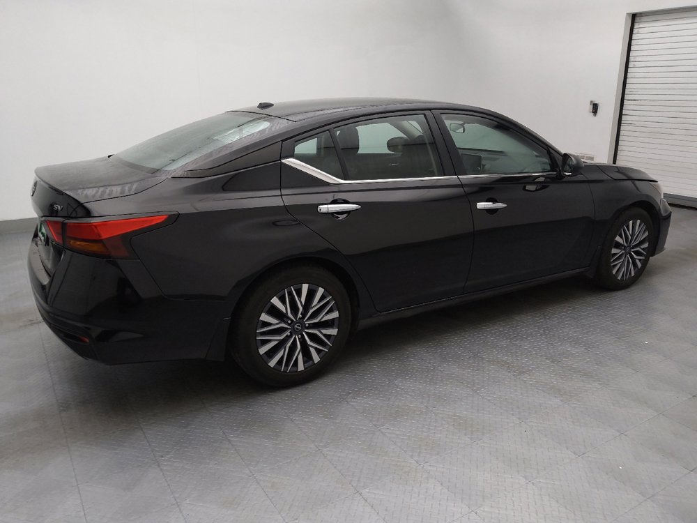 Used 2024 Nissan Altima 2.5 SV image 10