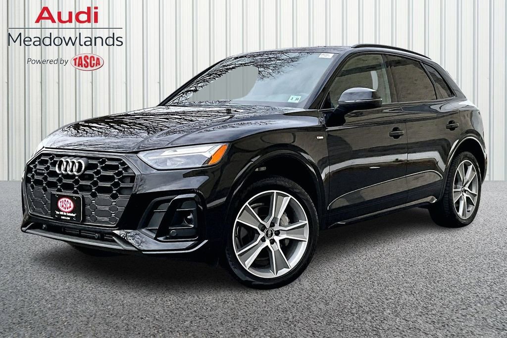 Certified 2025 Audi Q5 2.0T Premium w/ Convenience Plus Package image 1