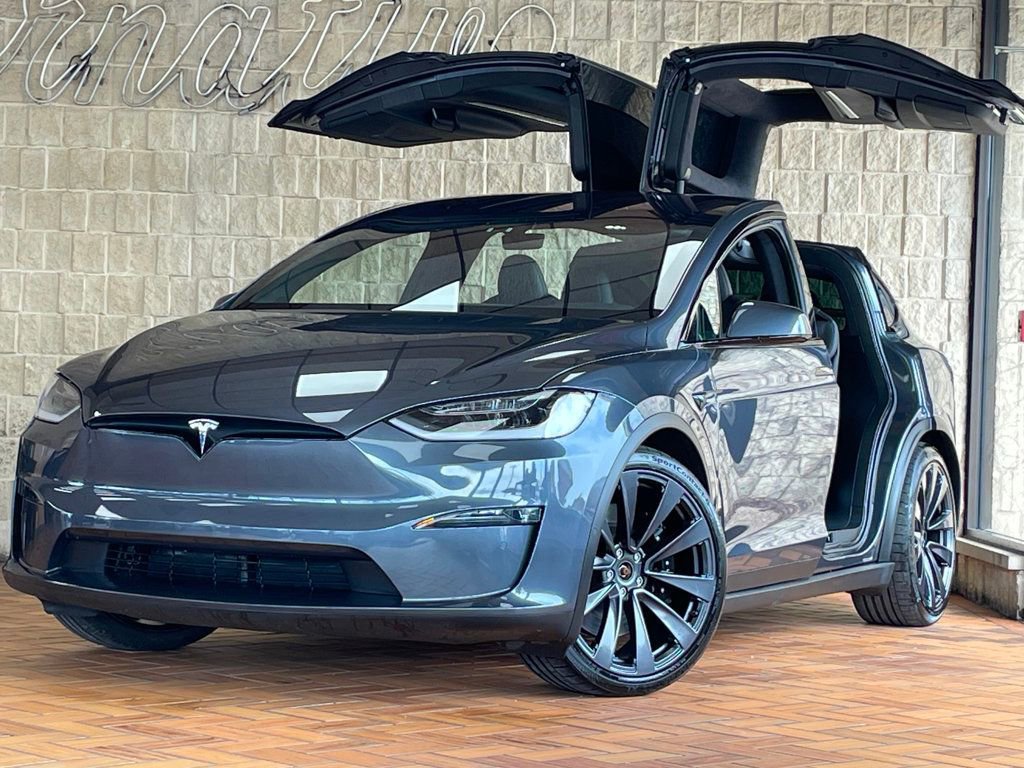 Used 2022 Tesla Model X Plaid image 2