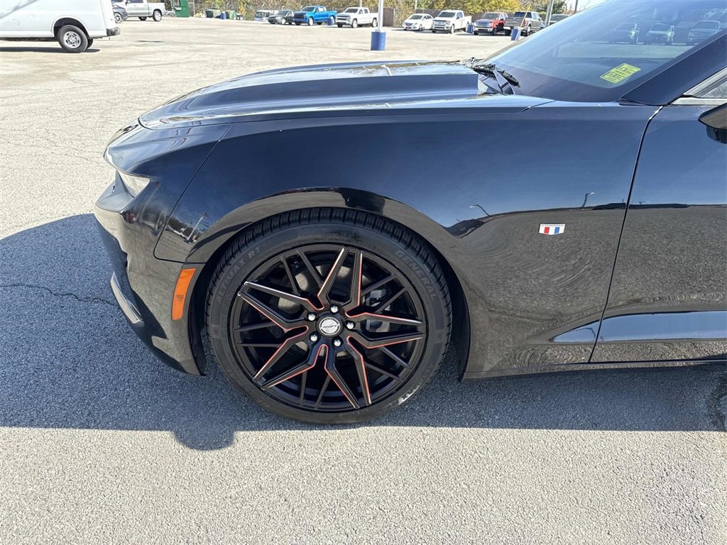 Used 2020 Chevrolet Camaro LT image 28