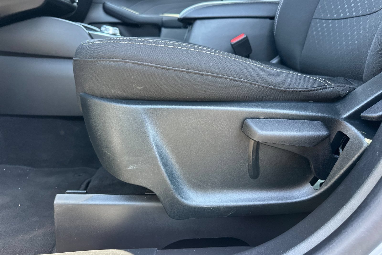 Used 2025 Ford Escape Active AWD/4WD image 15