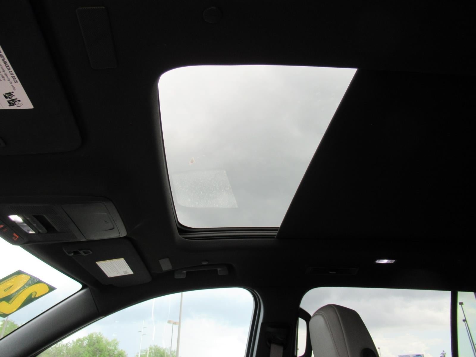 Used 2024 GMC Acadia Elevation w/ Luxury Package FWD image 16