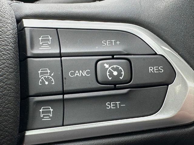 Used 2022 Jeep Compass Latitude w/ Sun and Sound Group AWD/4WD image 17
