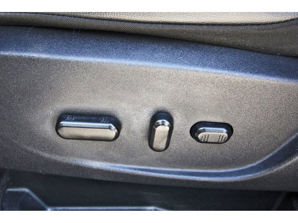 Used 2018 Ford Escape SE w/ SE Sport Appearance Package FWD image 32