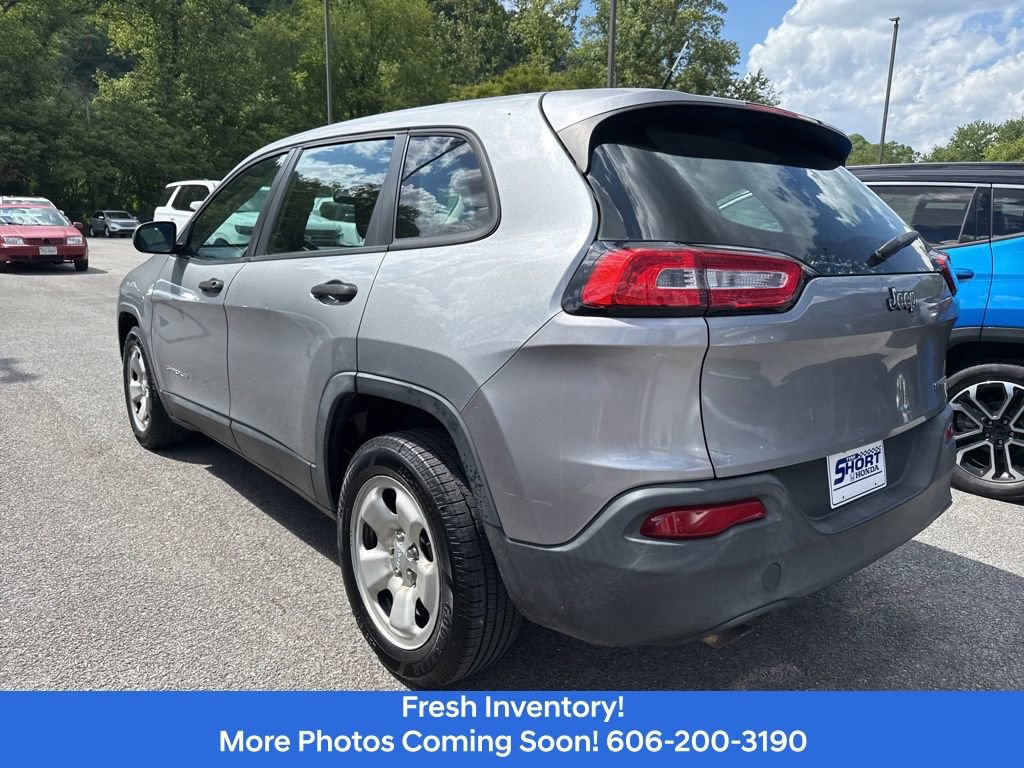 Used 2014 Jeep Cherokee Sport FWD image 8