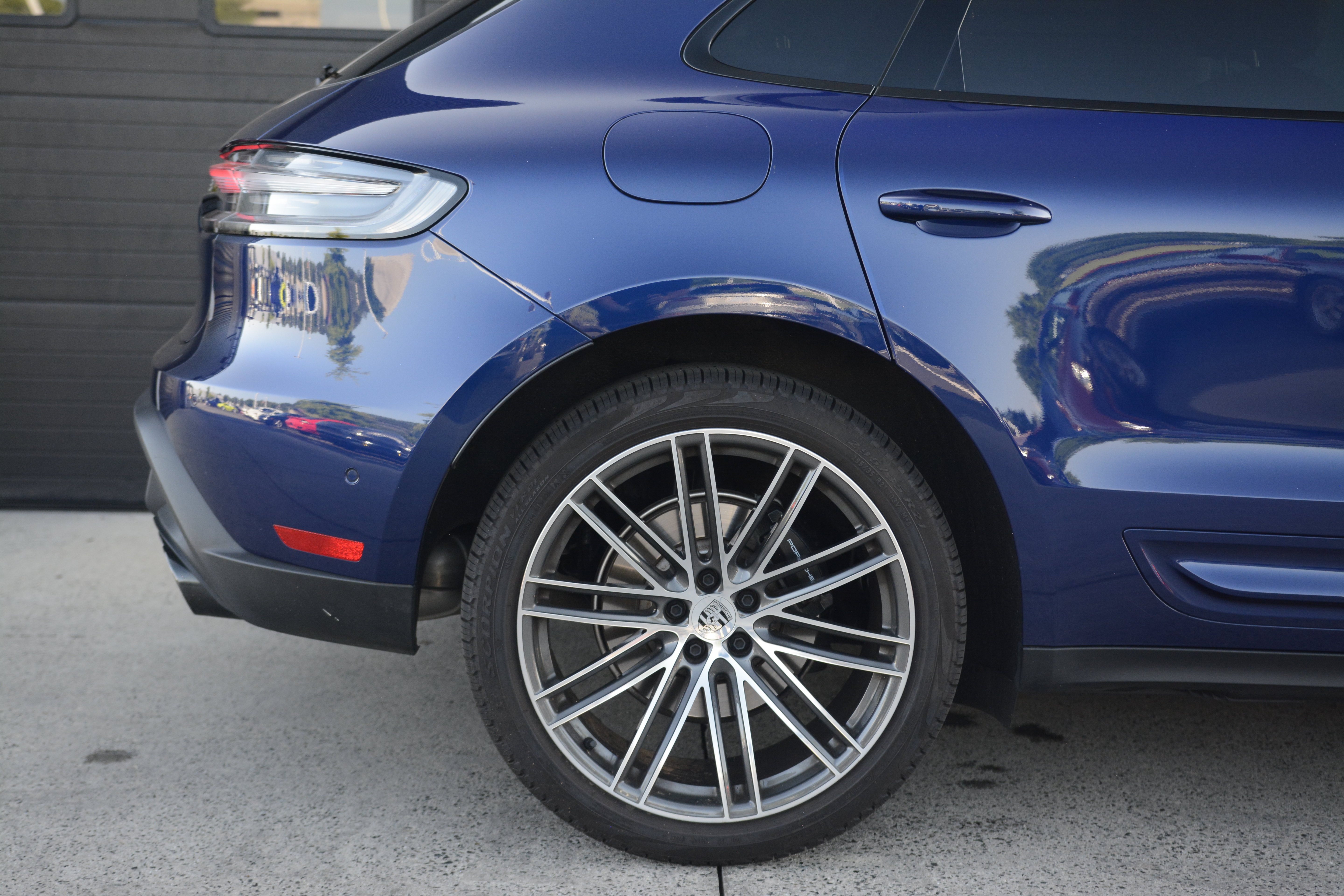 Certified 2026 Porsche Macan Turbo AWD/4WD image 32