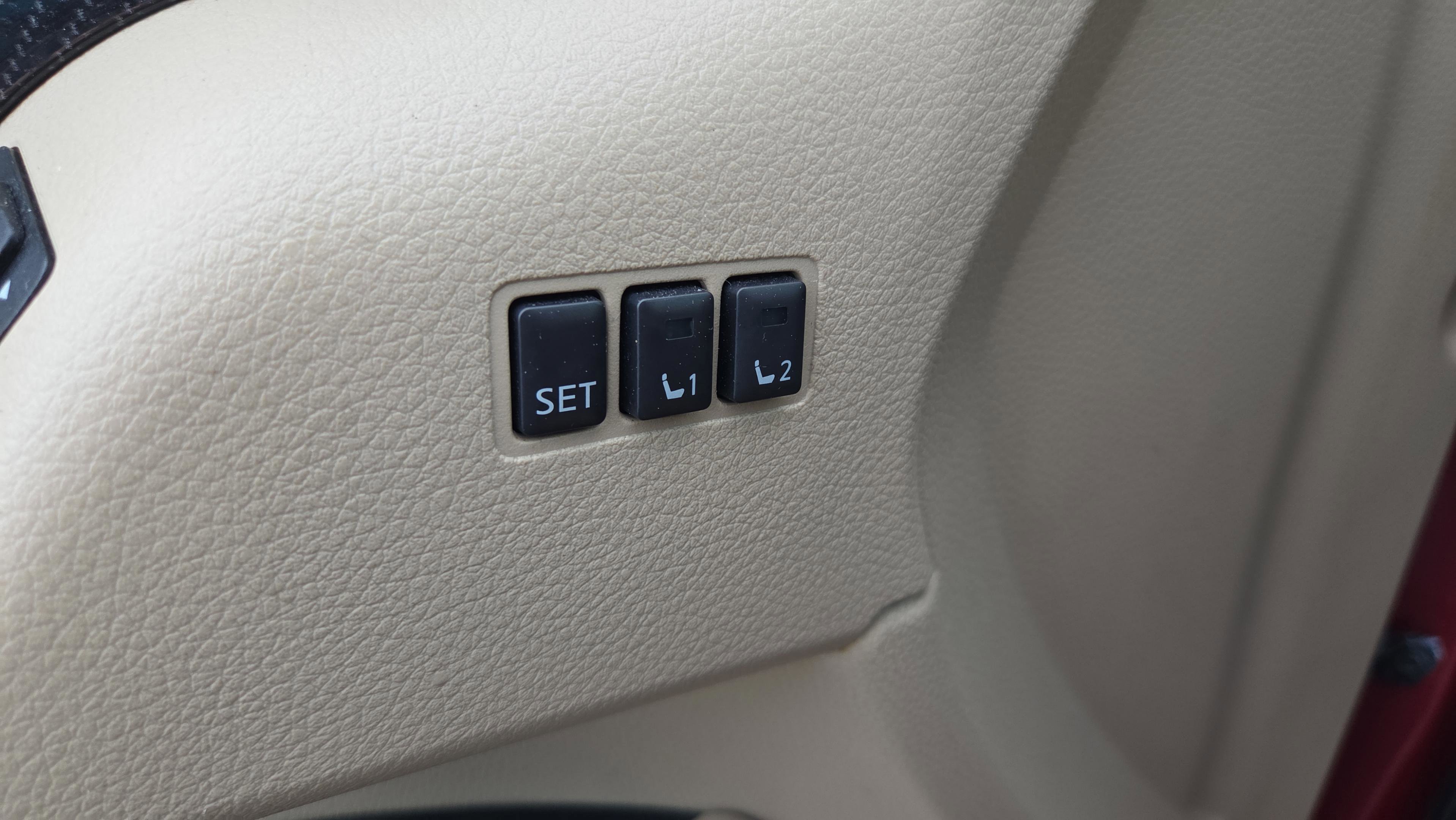 Used 2019 Nissan Rogue SL image 32