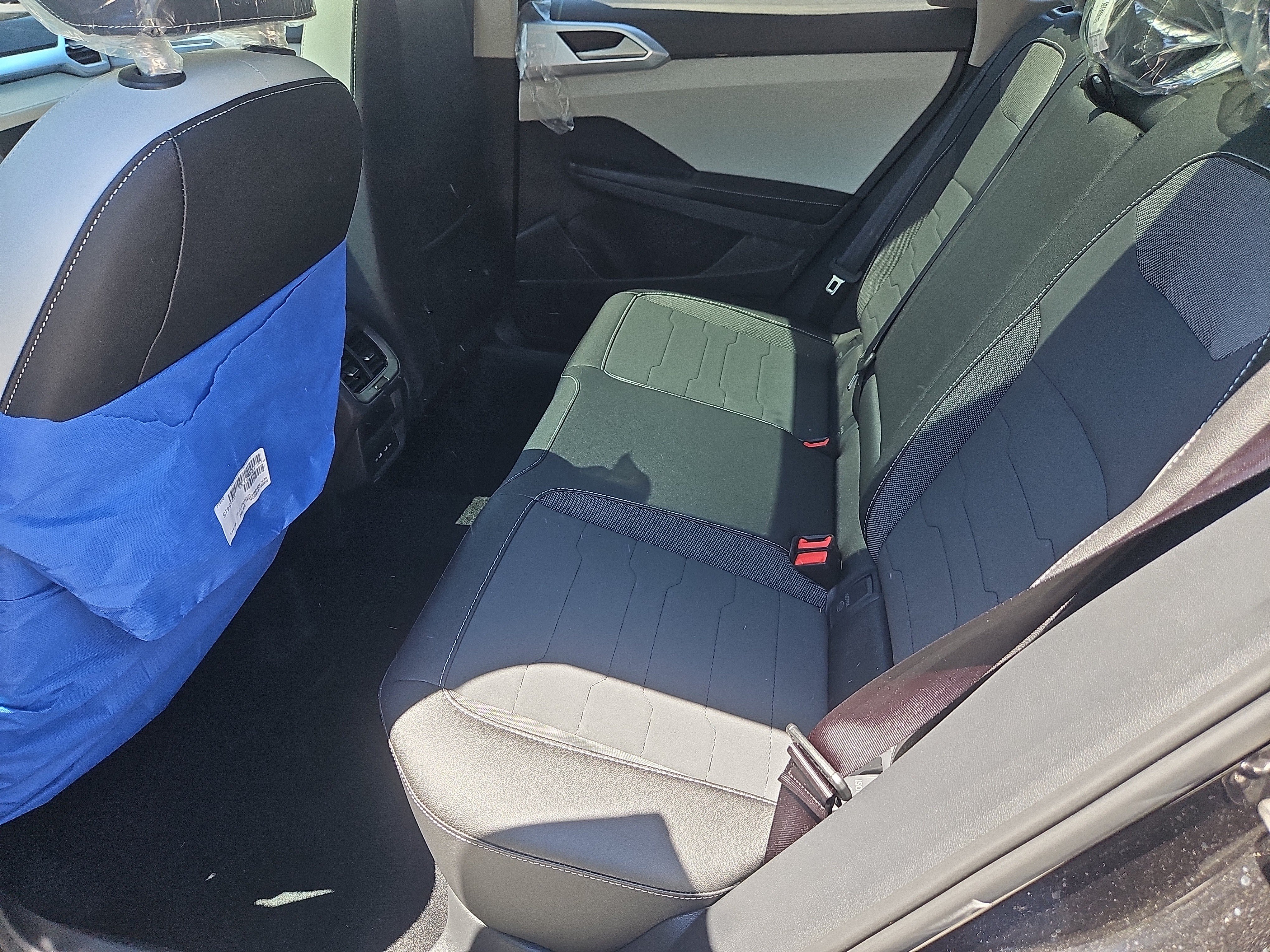 New 2026 Volkswagen Taos SE AWD/4WD image 18
