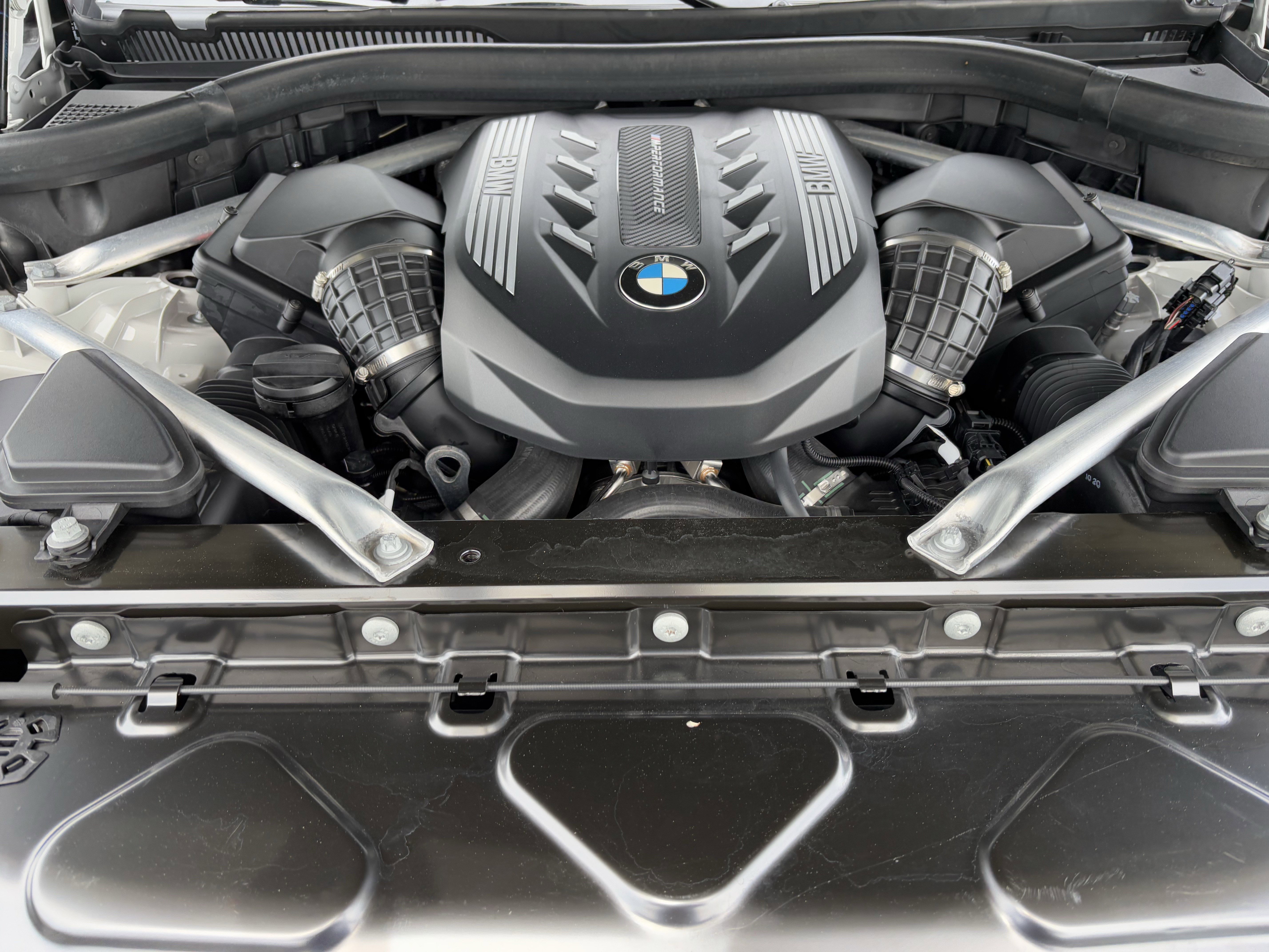 Used 2021 BMW X5 M50i w/ Premium Package image 36