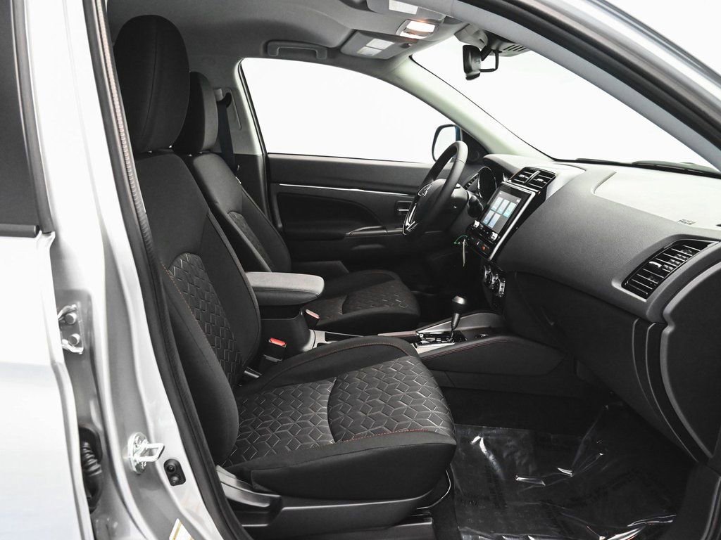 Used 2025 Mitsubishi Outlander Sport LE image 30