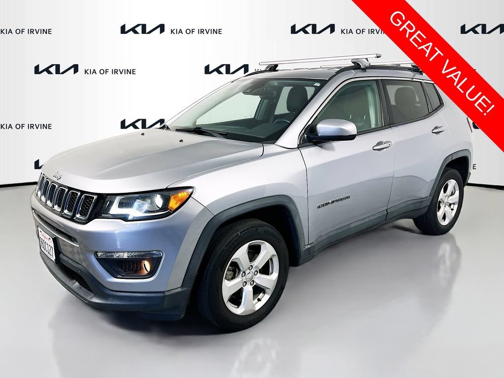 Used 2018 Jeep Compass Latitude w/ Popular Equipment Group AWD/4WD image 3