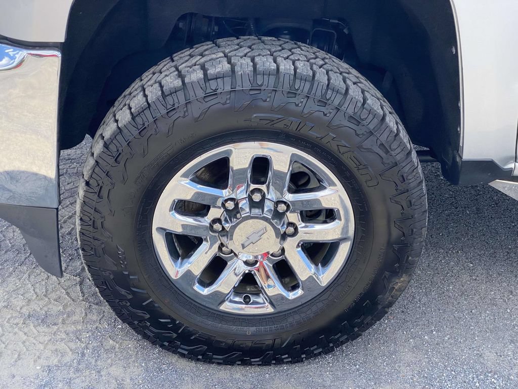 Used 2018 Chevrolet Silverado 2500 LT AWD/4WD image 32